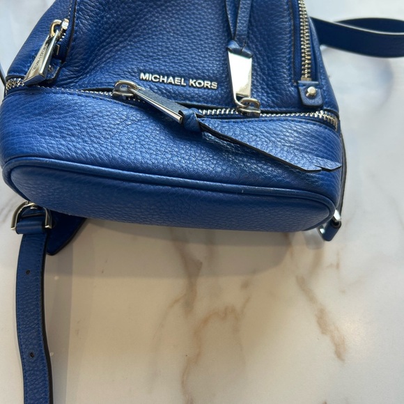 MICHAEL KORS RHEA ZIP ELECTRIC BLUE LEATHER SILVER XS X-BODY BACKPACK BAG - Picture 6 of 10
